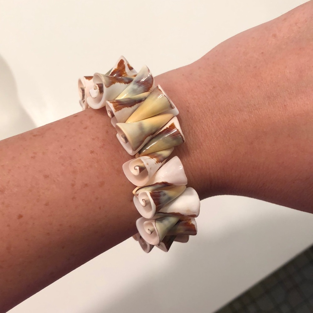 Seashell bracelet